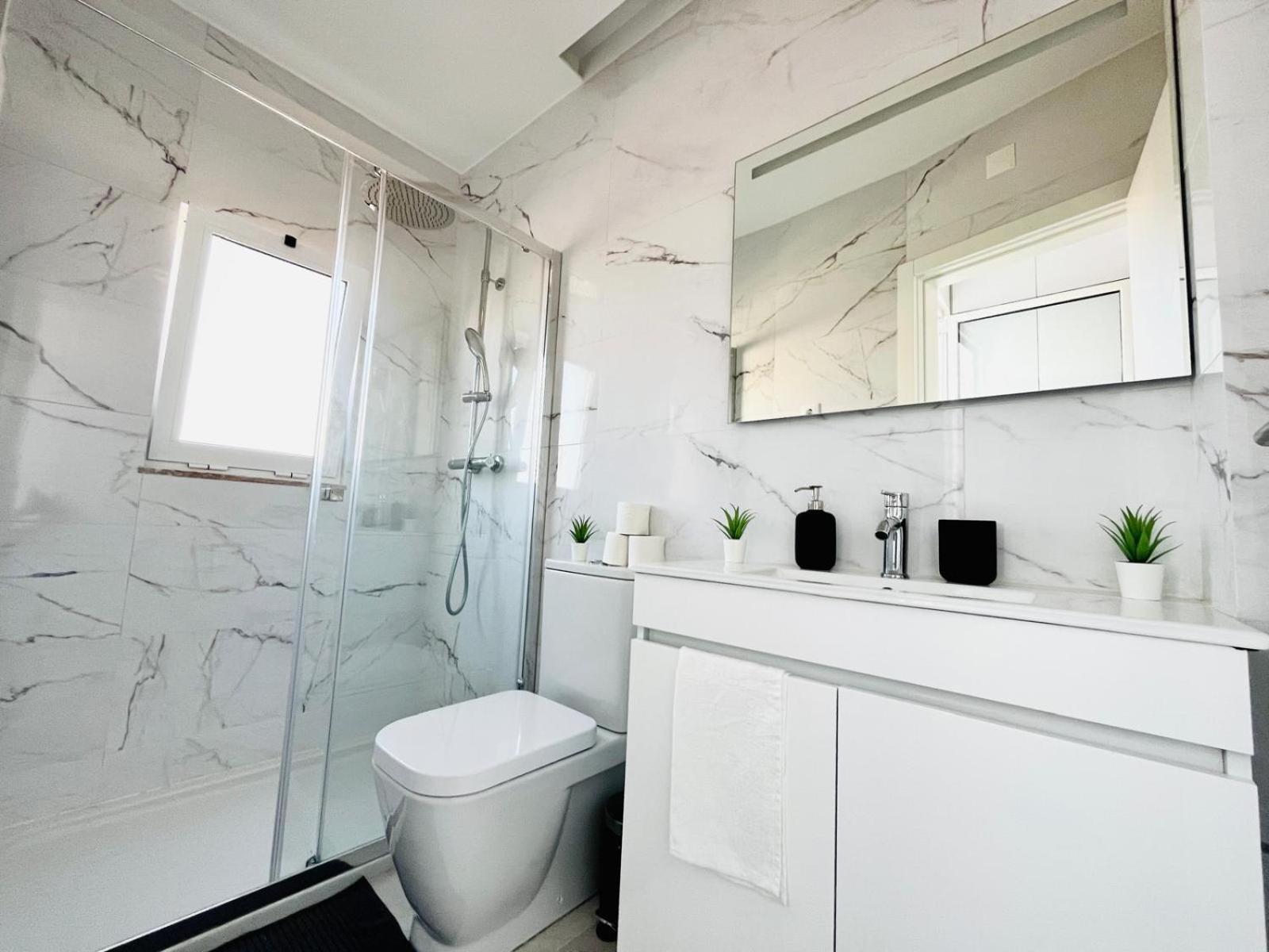 The Sarmento House - No 2d - Historical Two-bedroom *