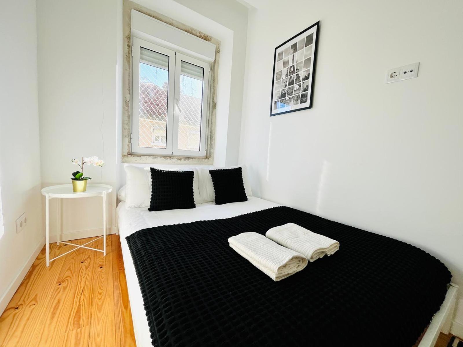 The Sarmento House - No 2d - Historical Two-bedroom